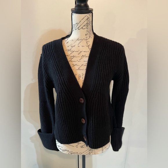 🎉Host Pick🎉NWOT Banana Republic Petite Talia Merino-Cashmere Cardigan - Picture 2 of 10